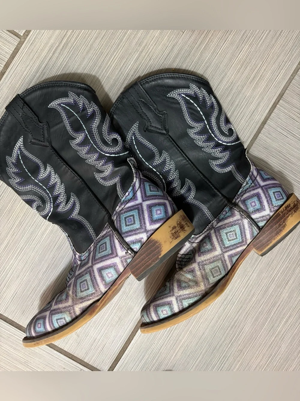 Roper distinctive ankle